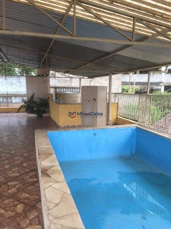 Casa, Quitandinha, 5 Quartos, 2 Vagas, 1 Suíte