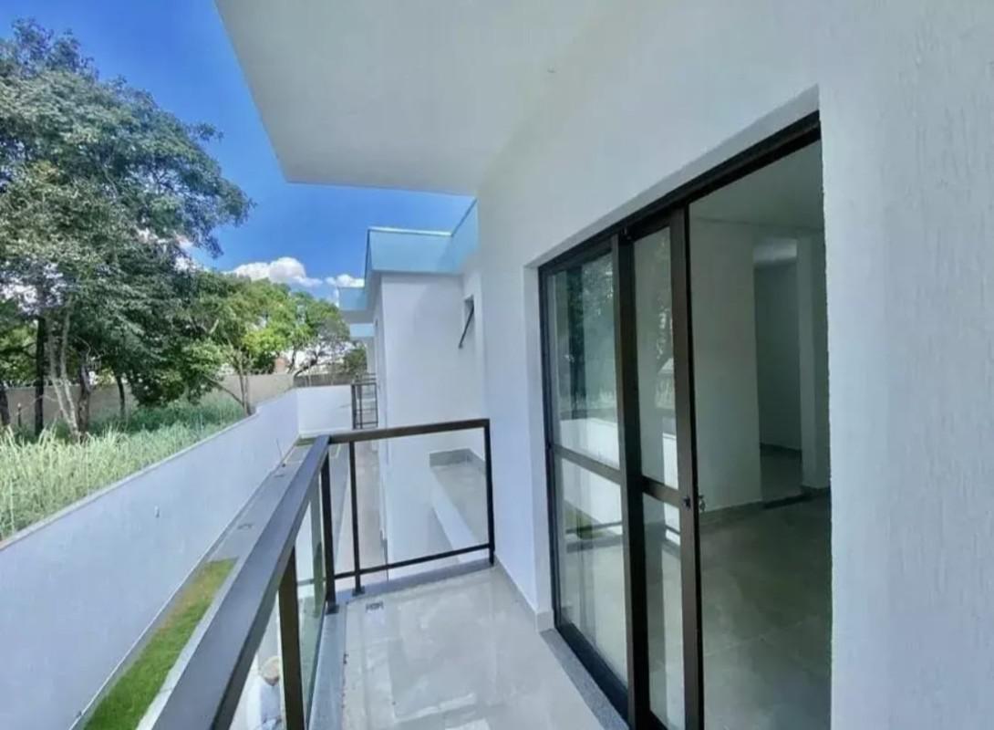 Casa, Trevo, 3 Quartos, 2 Vagas, 1 Suíte