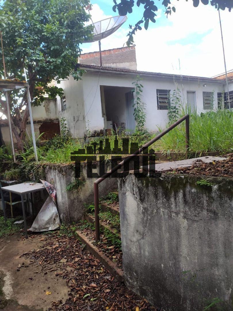 Casa, Centro, 4 Quartos, 0 Vaga, 1 Suíte