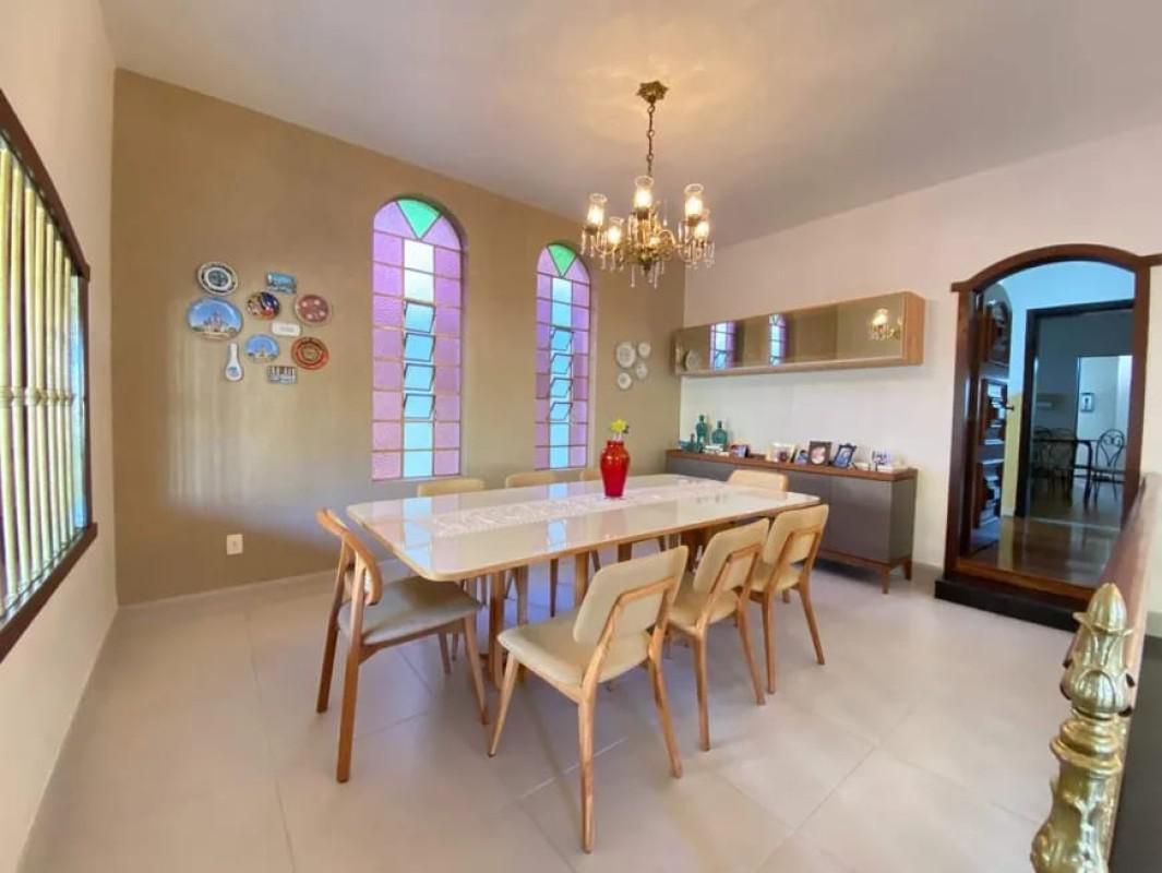 Casa, Barreiro, 3 Quartos, 5 Vagas, 2 Suítes