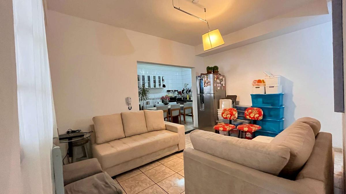 Casa, Buritis, 5 Quartos, 0 Vaga, 1 Suíte