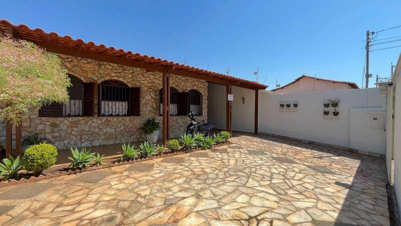 Casa, Ouro Preto, 4 Quartos, 3 Vagas, 1 Suíte