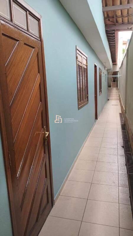 Casa Comercial, Barreiro, 4 Quartos, 5 Vagas, 1 Suíte