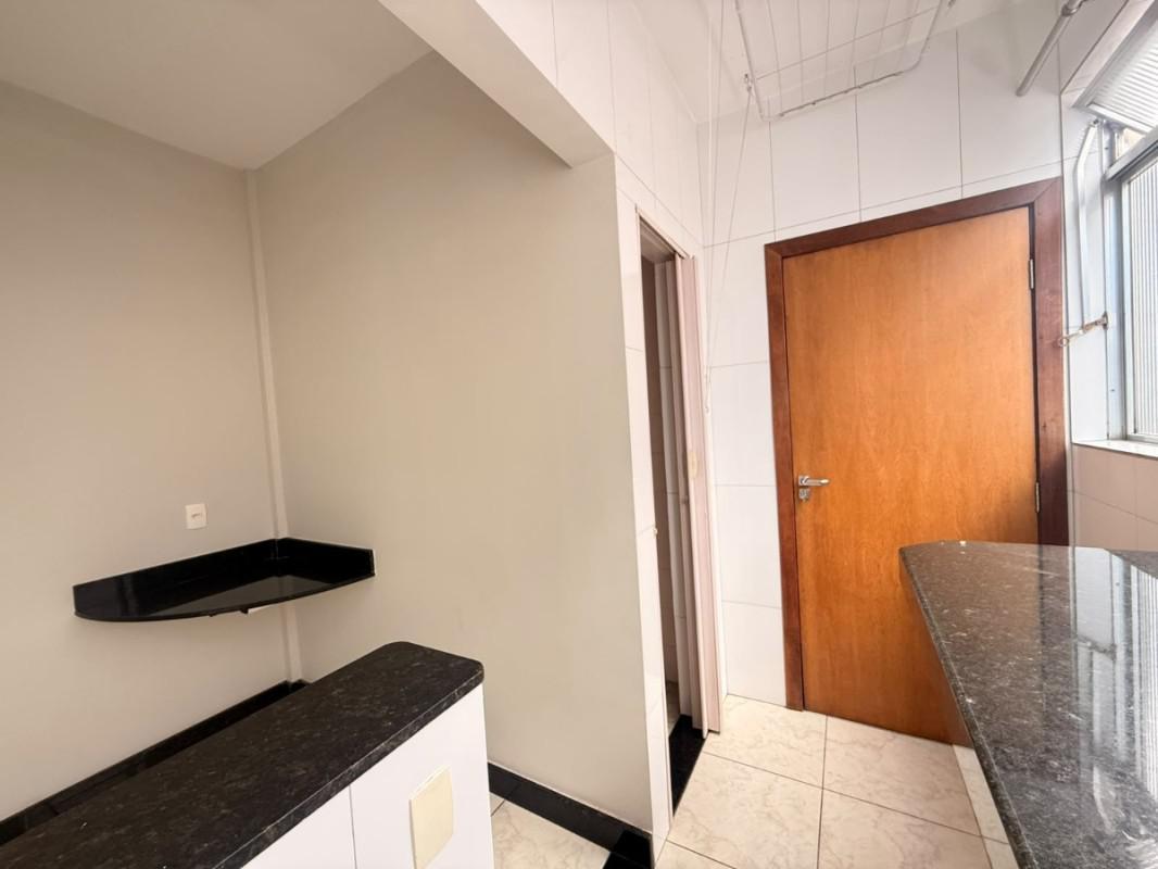Apartamento, Sagrada Família, 2 Quartos, 1 Vaga, 1 Suíte