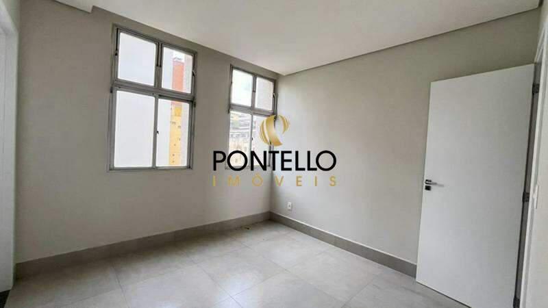 Apartamento, Centro, 2 Quartos, 0 Vaga, 1 Suíte