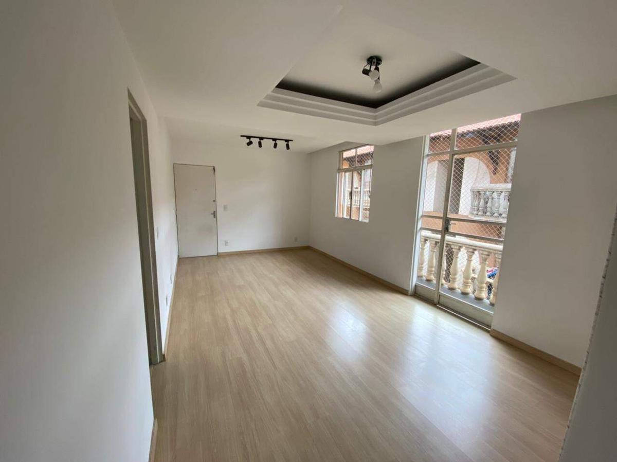 Apartamento, Estoril, 4 Quartos, 1 Vaga, 1 Suíte