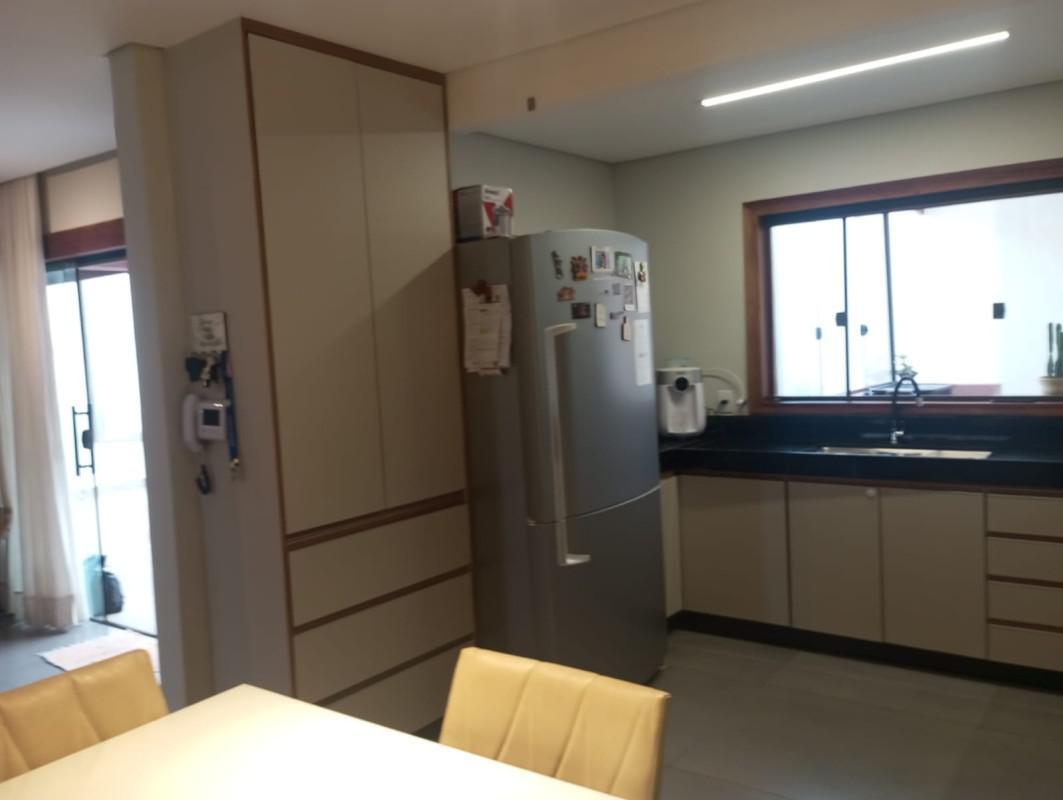 Casa, Nova Gameleira, 3 Quartos, 3 Vagas, 2 Suítes