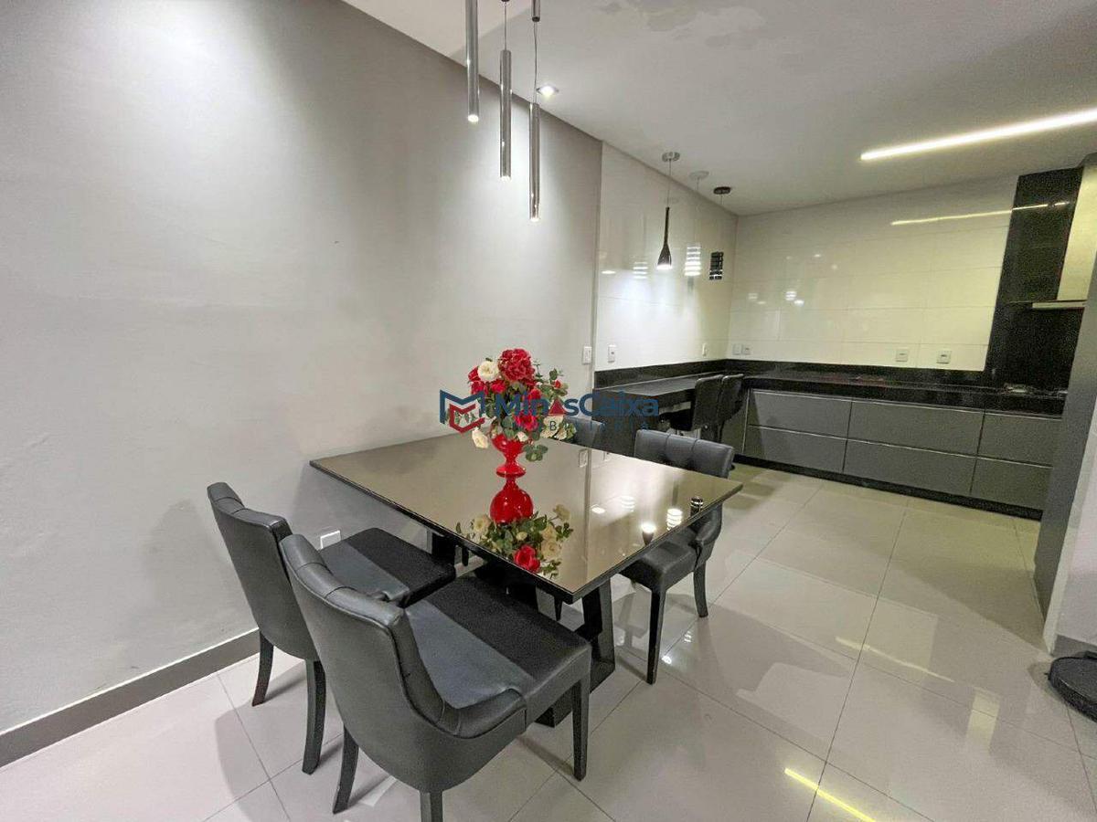 Casa, Santa Maria, 3 Quartos, 2 Vagas, 1 Suíte