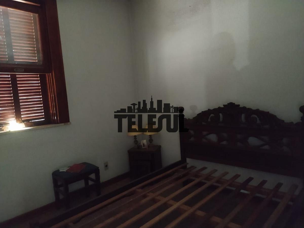 Casa, Centro, 4 Quartos, 0 Vaga, 1 Suíte
