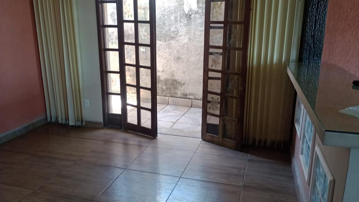 Casa, Santa Cruz, 3 Quartos, 4 Vagas, 1 Suíte