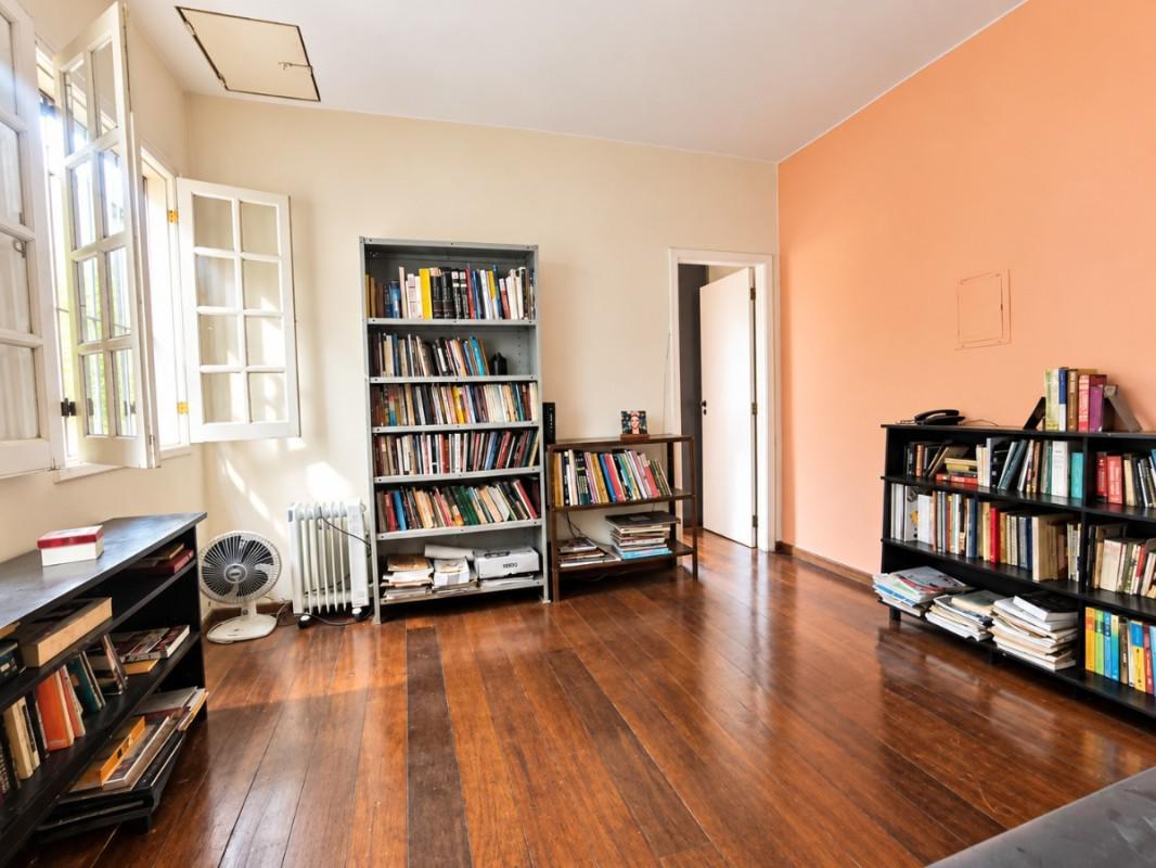 Casa, Fernão Dias, 3 Quartos, 5 Vagas, 1 Suíte