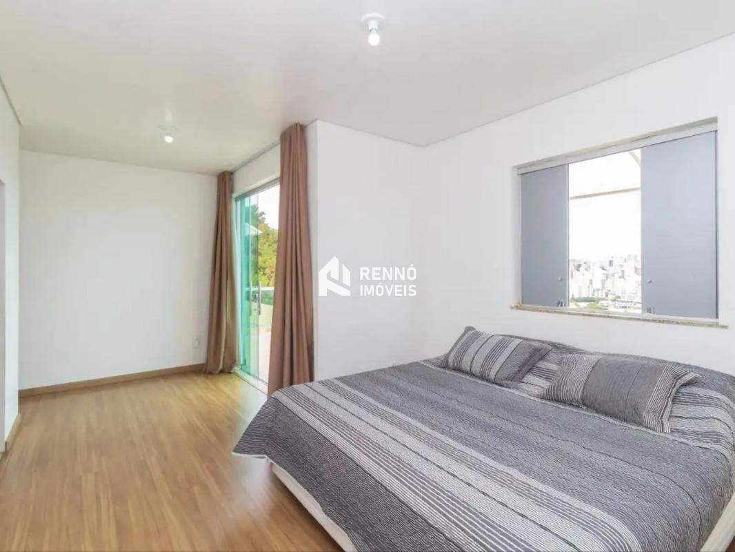 Casa, Estoril, 4 Quartos, 3 Vagas, 4 Suítes