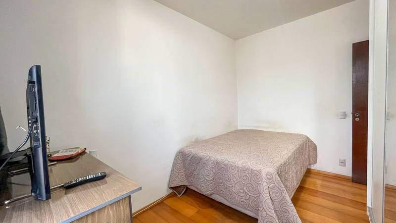 Apartamento, Sagrada Família, 2 Quartos, 1 Vaga