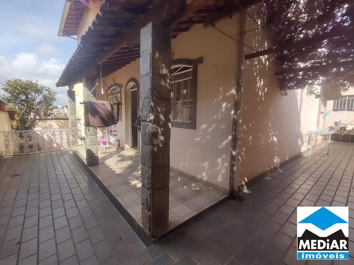 Casa, Sagrada Família, 5 Quartos, 2 Vagas, 1 Suíte
