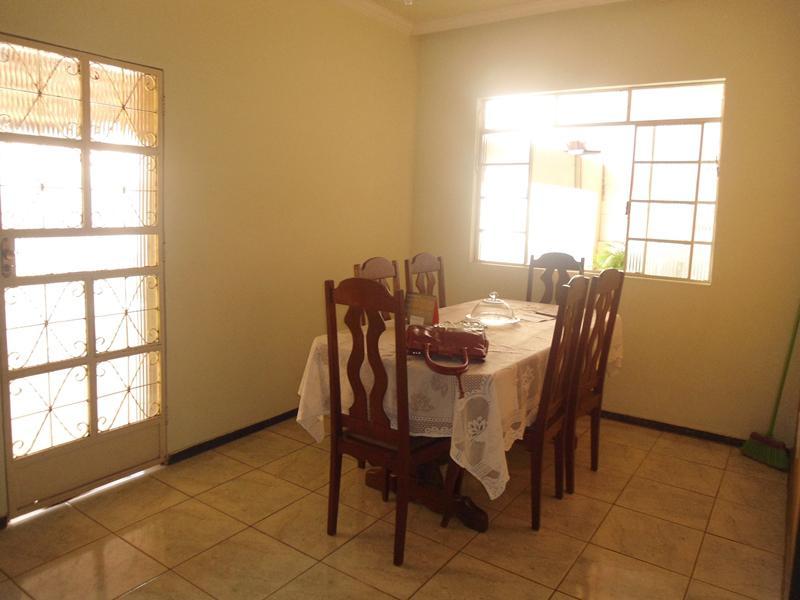 Casa, Bandeirantes, 4 Quartos, 4 Vagas, 2 Suítes