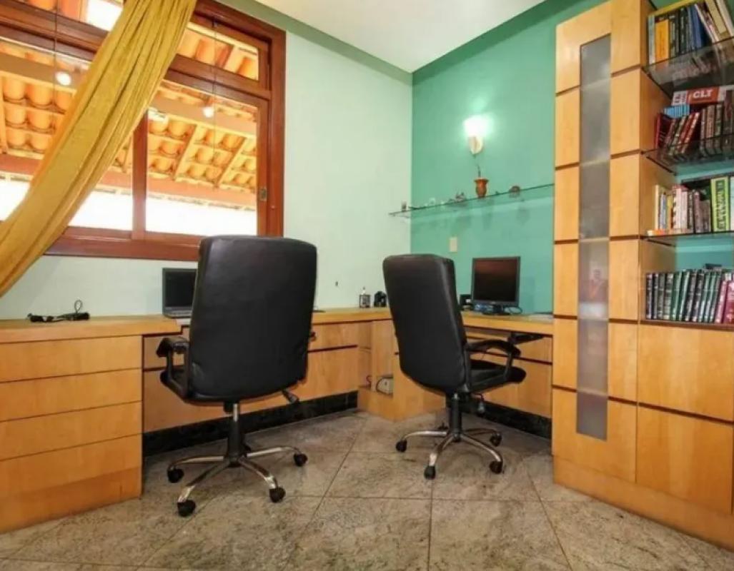 Casa, Castelo, 4 Quartos, 5 Vagas, 4 Suítes