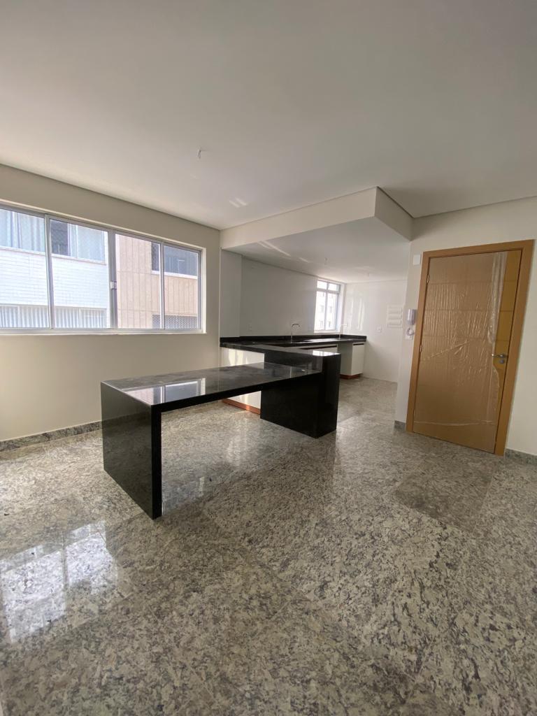 Cobertura, Funcionários, 2 Quartos, 2 Vagas, 2 Suítes