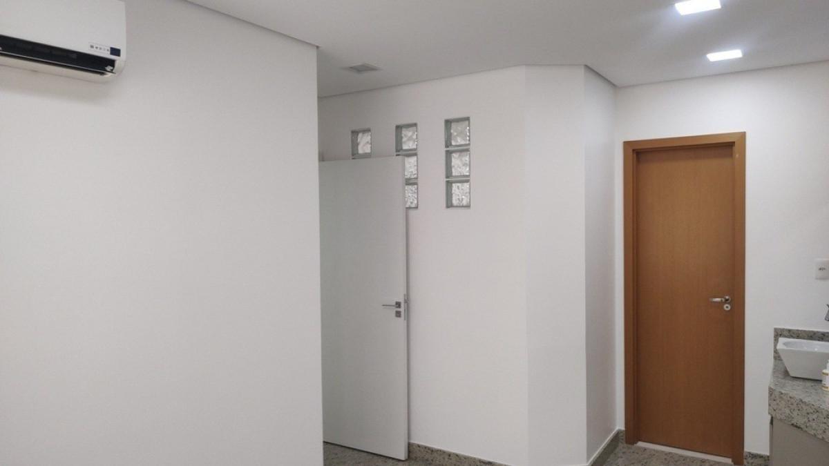 Sala, Barro Preto, 0 Quarto, 3 Vagas