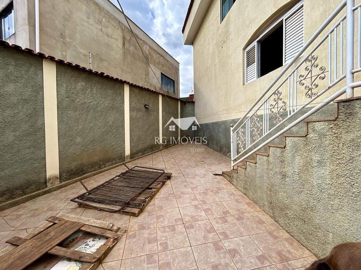 Casa, Milionários, 3 Quartos, 4 Vagas, 1 Suíte