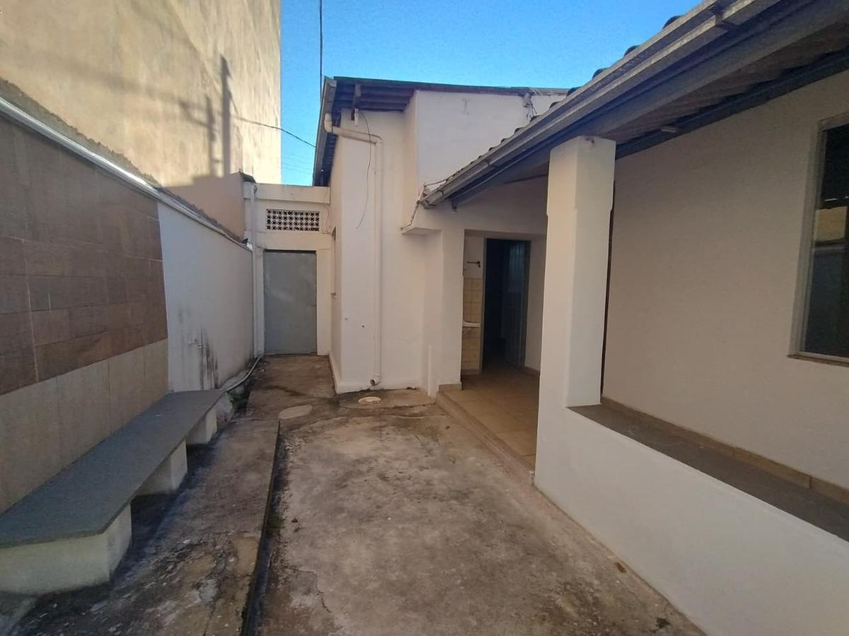 Casa, Centro, 4 Quartos, 0 Vaga