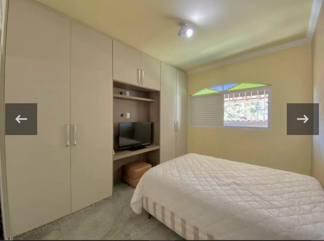 Casa, Santa Branca, 4 Quartos, 2 Vagas, 2 Suítes