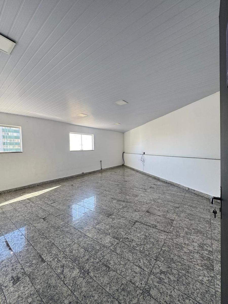 Andar, Estoril, 0 Quarto, 2 Vagas