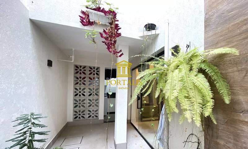 Casa, Lourdes, 3 Quartos, 0 Vaga, 1 Suíte