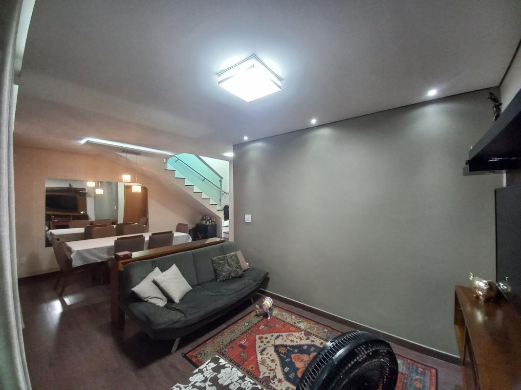 Casa, Industrial São Luiz, 3 Quartos, 2 Vagas, 1 Suíte