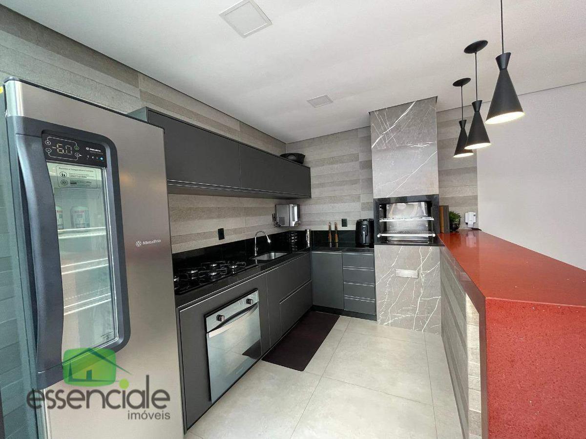 Casa, Europa, 3 Quartos, 4 Vagas, 1 Suíte