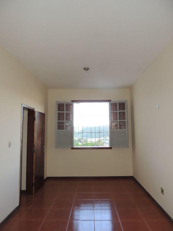 Casa, Centro, 3 Quartos, 1 Vaga, 1 Suíte