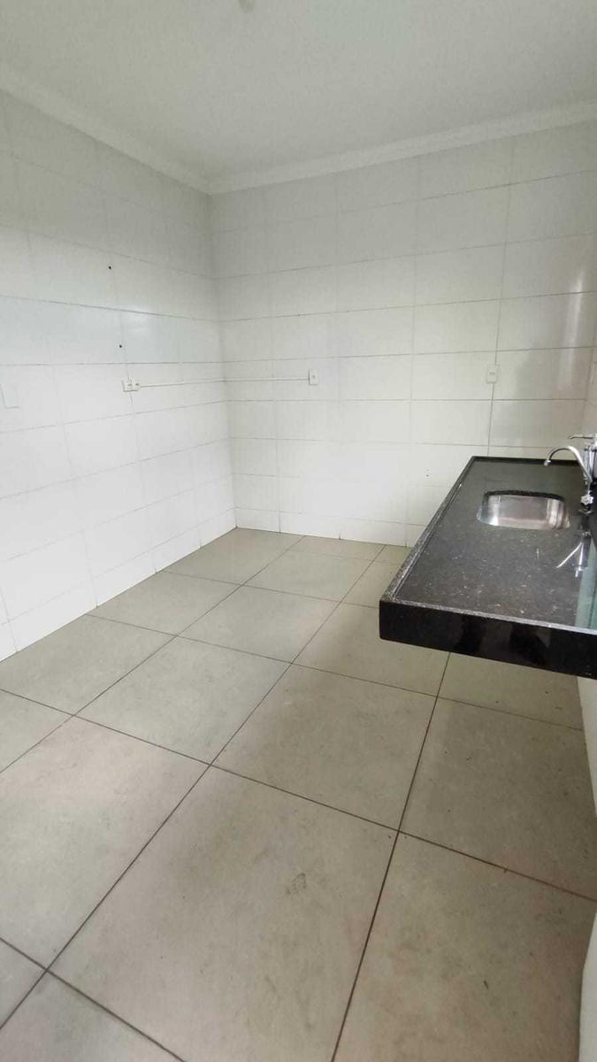 Casa, Cabral, 3 Quartos, 2 Vagas, 1 Suíte