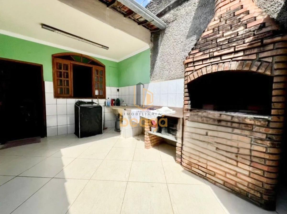 Casa, Santa Terezinha, 3 Quartos, 4 Vagas, 1 Suíte