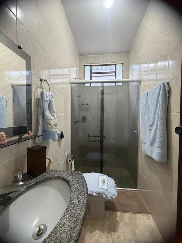 Casa, Castelo, 3 Quartos, 8 Vagas, 1 Suíte