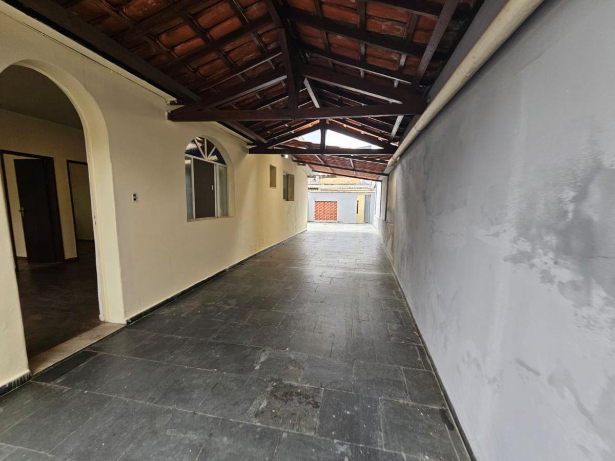 Casa, Santa Cruz, 3 Quartos, 5 Vagas, 1 Suíte