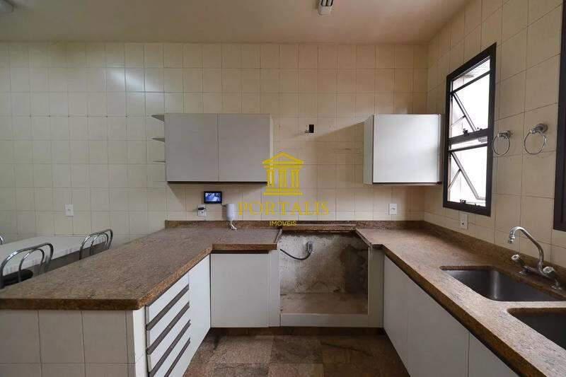 Apartamento, Funcionários, 4 Quartos, 3 Vagas, 2 Suítes