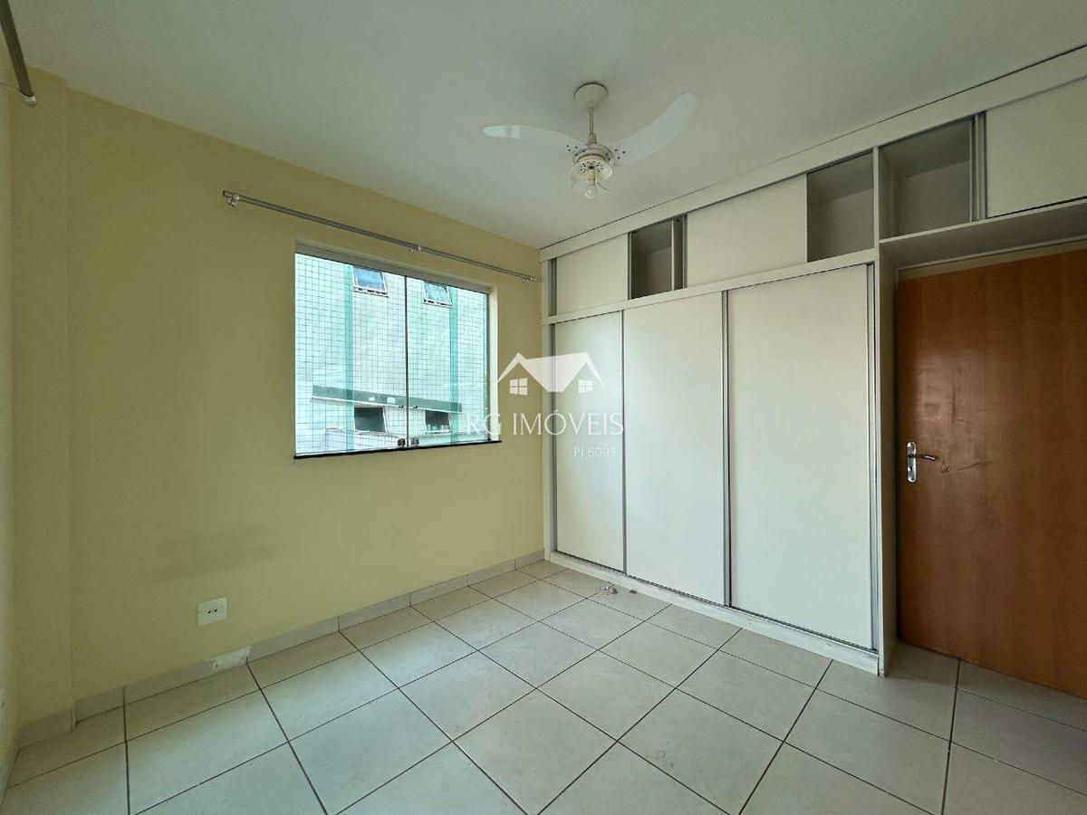 Apartamento, Barreiro, 4 Quartos, 2 Vagas, 1 Suíte