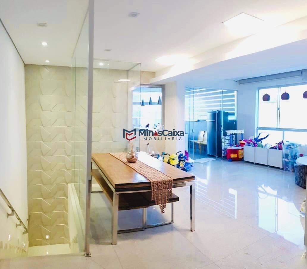 Apartamento, Funcionários, 4 Quartos, 4 Vagas, 2 Suítes