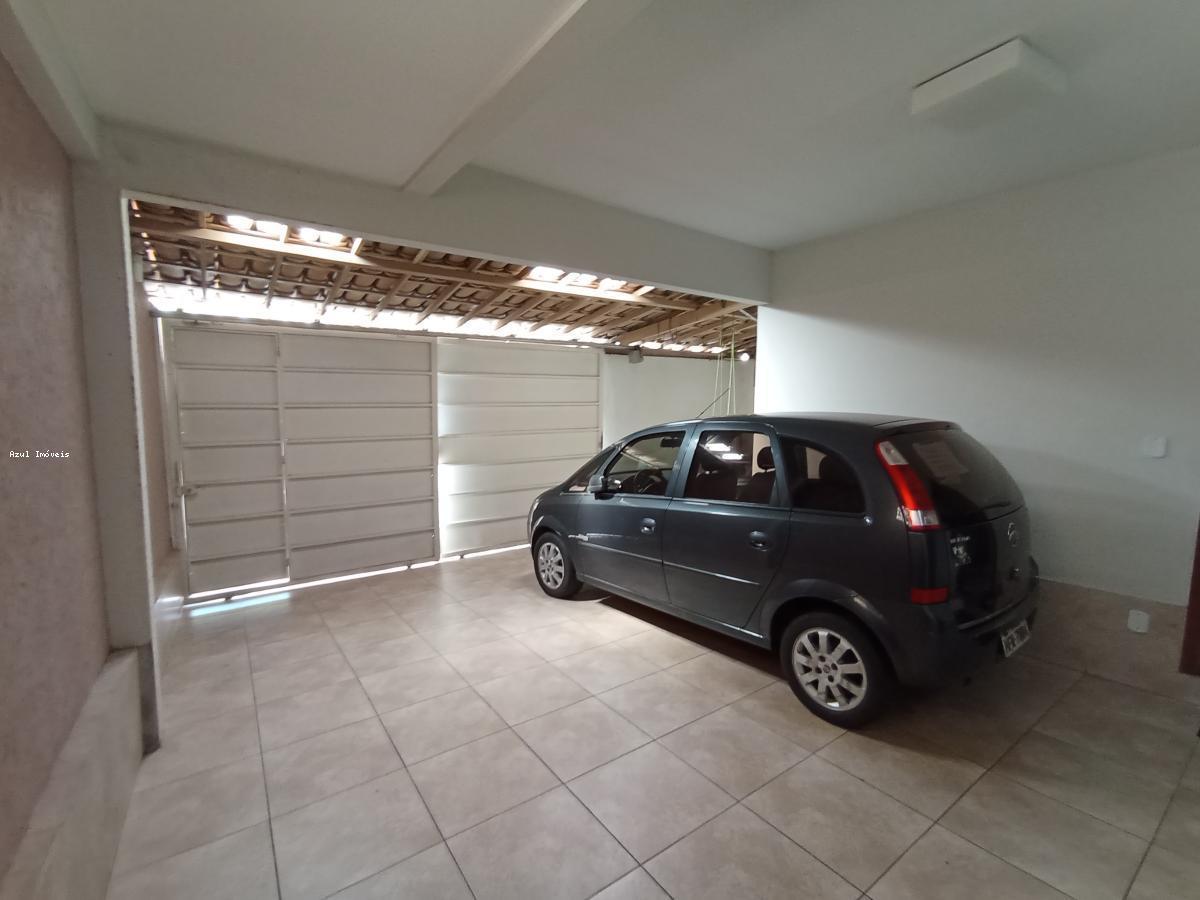 Casa, Santa Branca, 3 Quartos, 2 Vagas, 1 Suíte