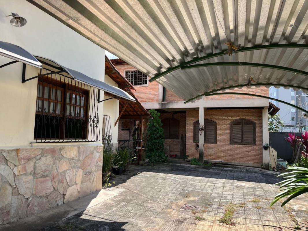 Casa, Santa Efigênia, 6 Quartos, 6 Vagas, 1 Suíte