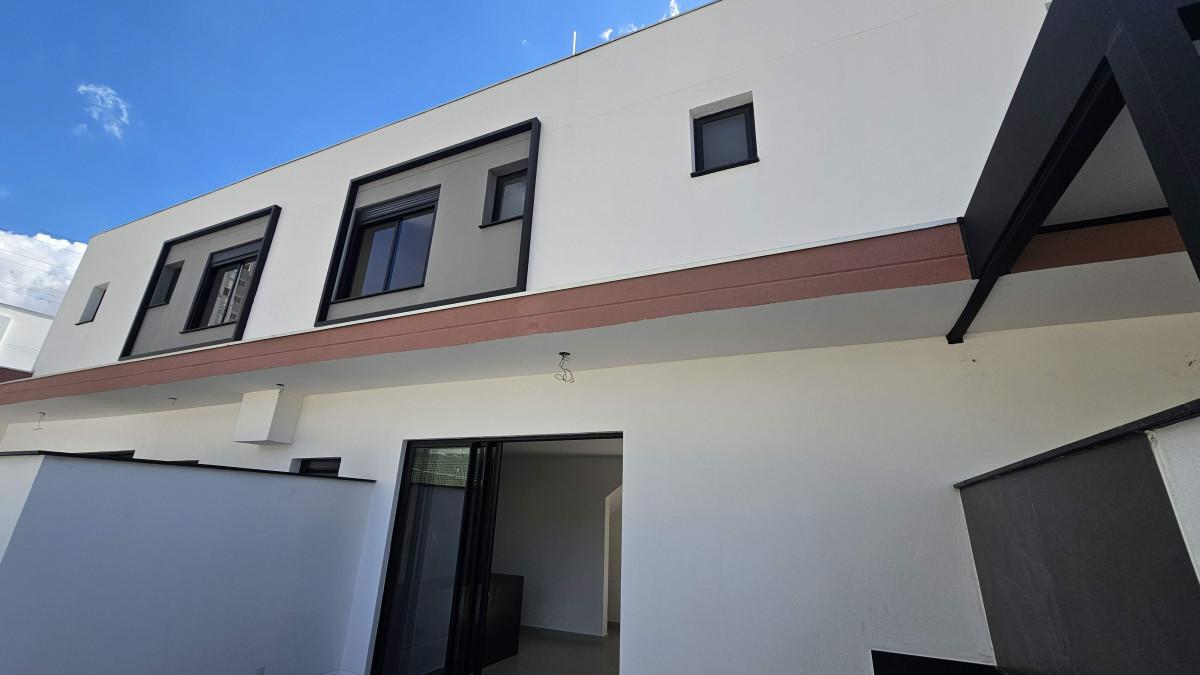 Casa, Buritis, 2 Quartos, 2 Vagas, 2 Suítes