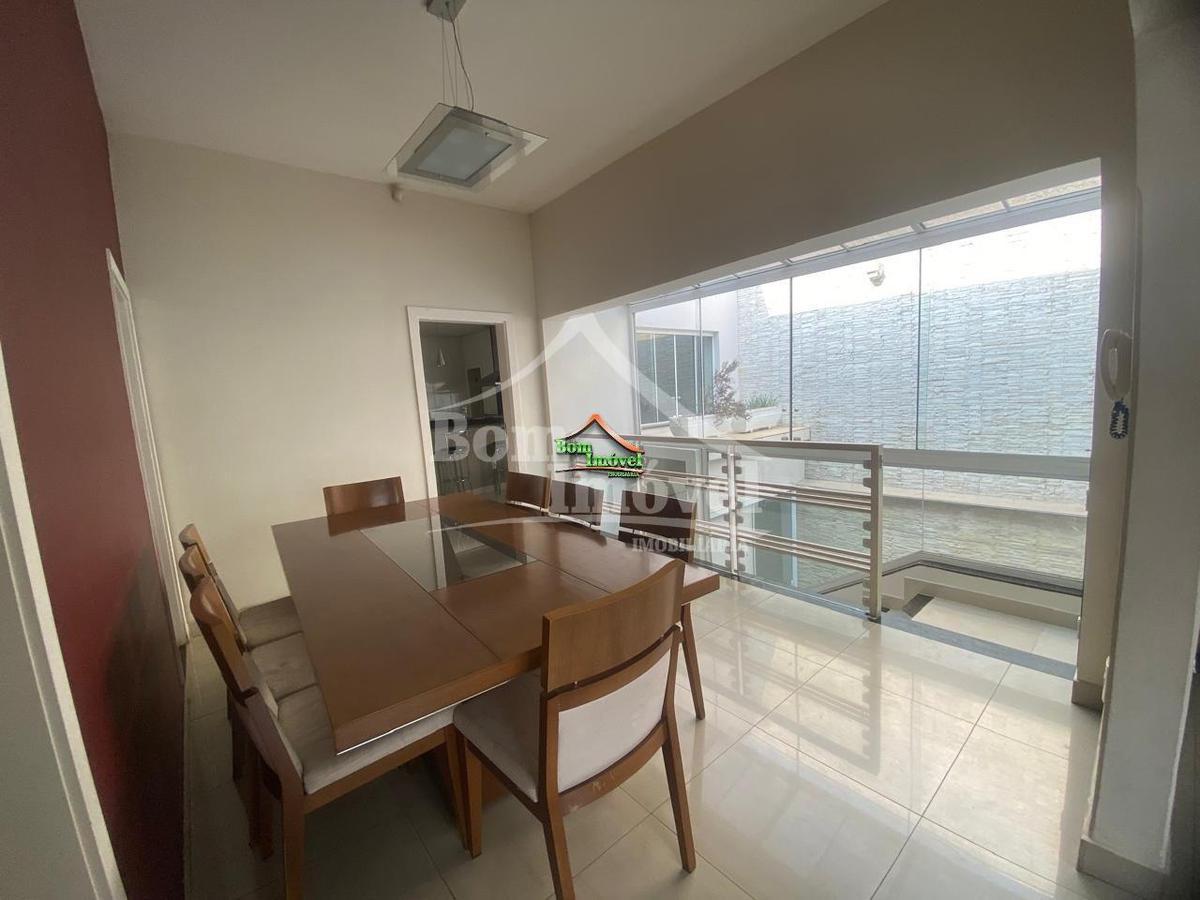 Casa, Centro, 2 Quartos, 6 Vagas, 1 Suíte