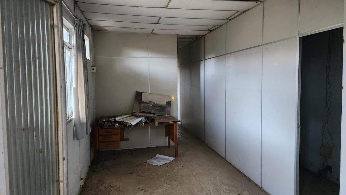 Galpão, Califórnia, 0 Quarto, 0 Vaga