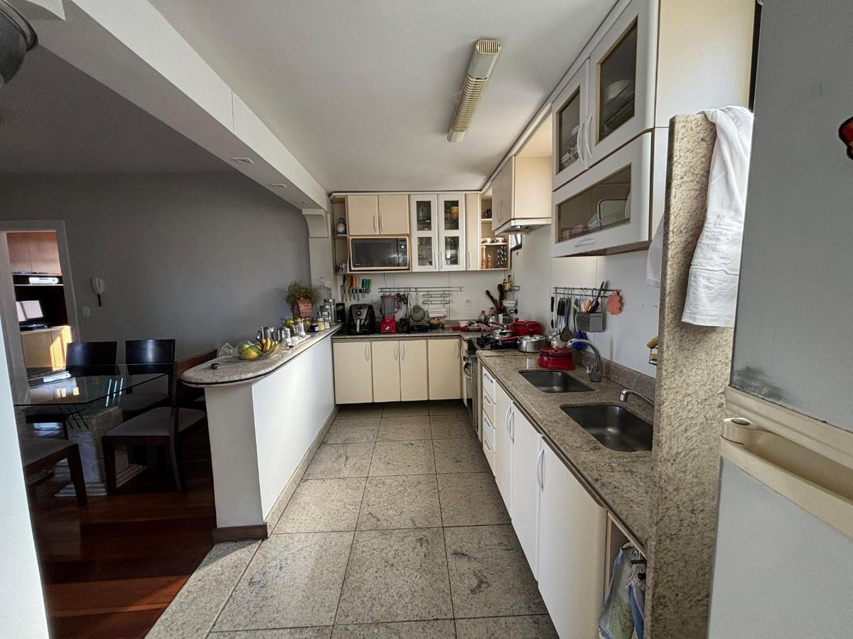 Casa, Caiçaras, 5 Quartos, 4 Vagas, 1 Suíte