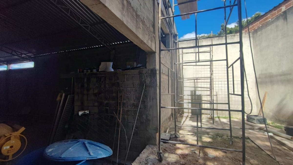 Galpão, Santa Terezinha, 0 Quarto, 10 Vagas
