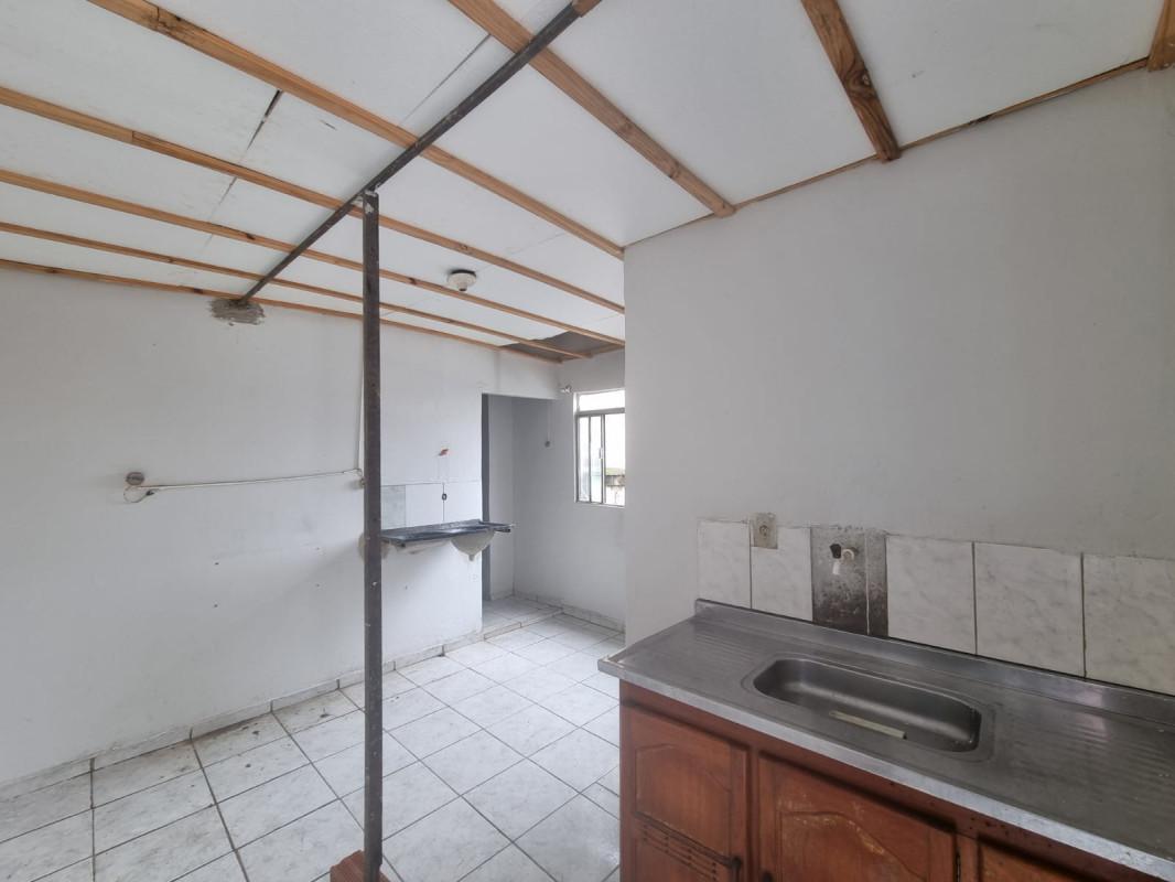 Quitinete, Industrial, 1 Quarto, 0 Vaga