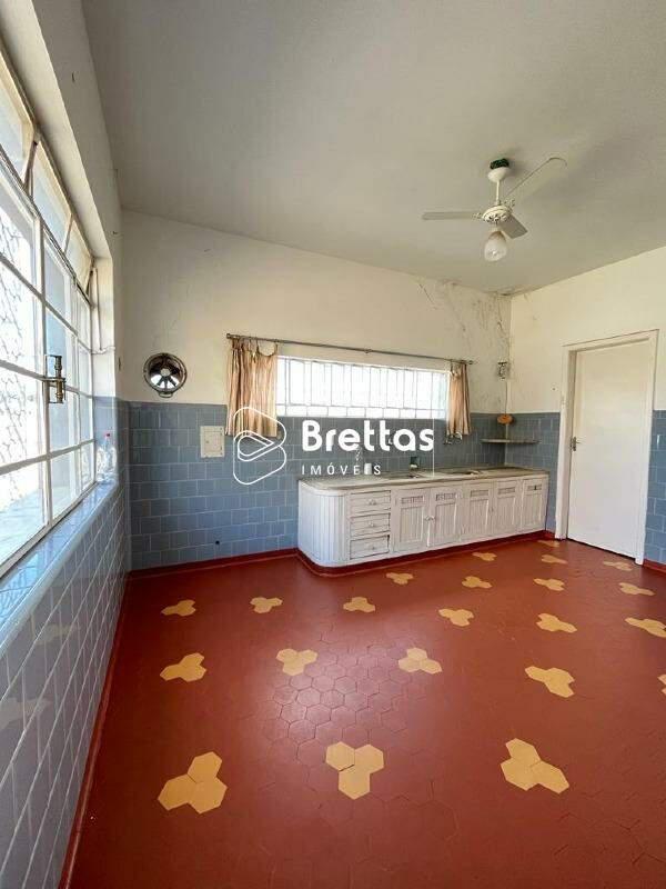 Casa, Centro, 4 Quartos, 3 Vagas, 2 Suítes