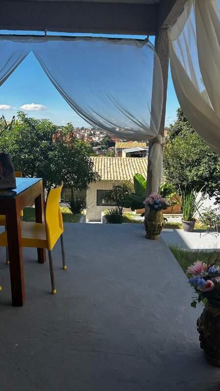 Casa, Céu Azul, 2 Quartos, 0 Vaga