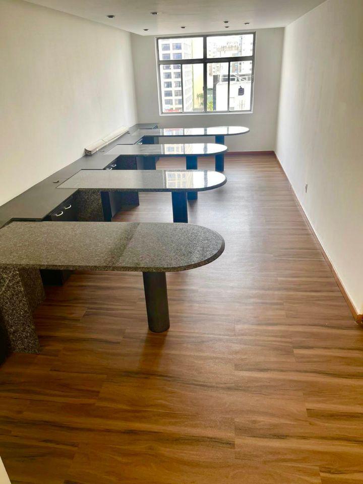 Sala, Centro