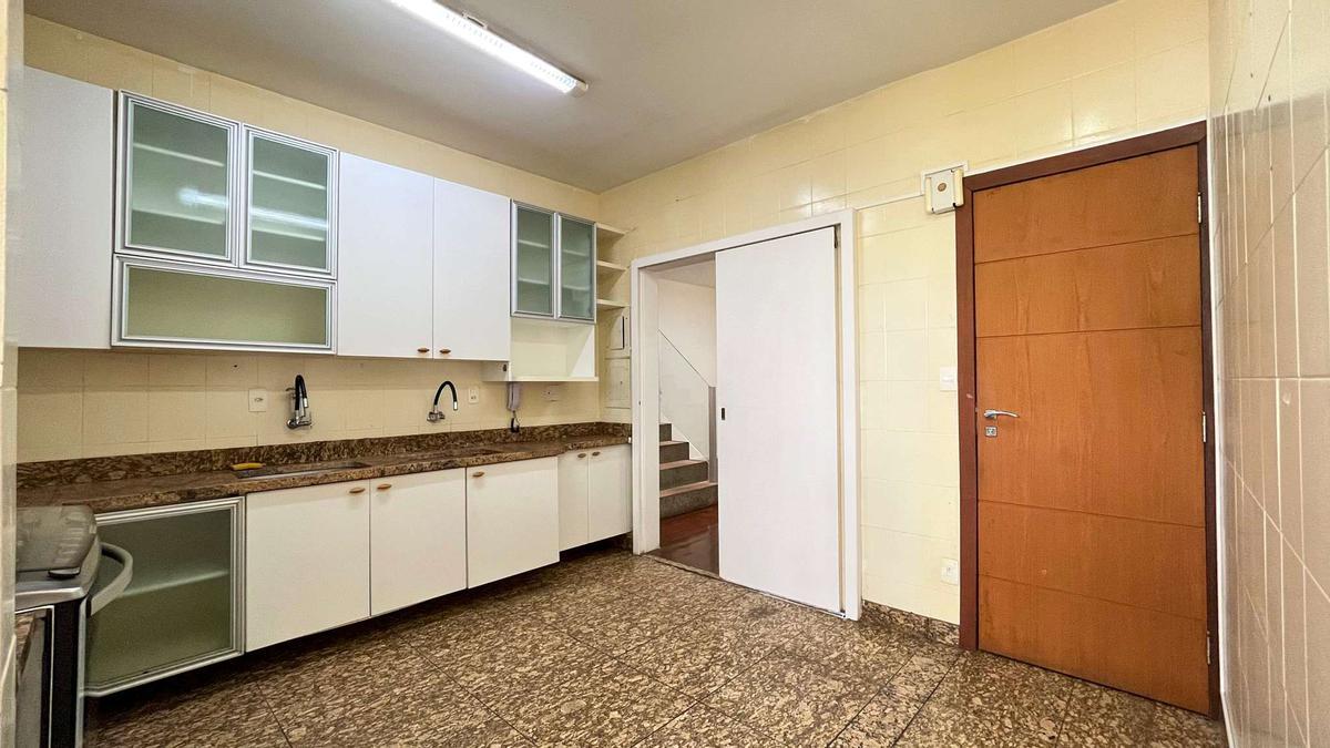 Cobertura, Serra, 4 Quartos, 2 Vagas, 1 Suíte