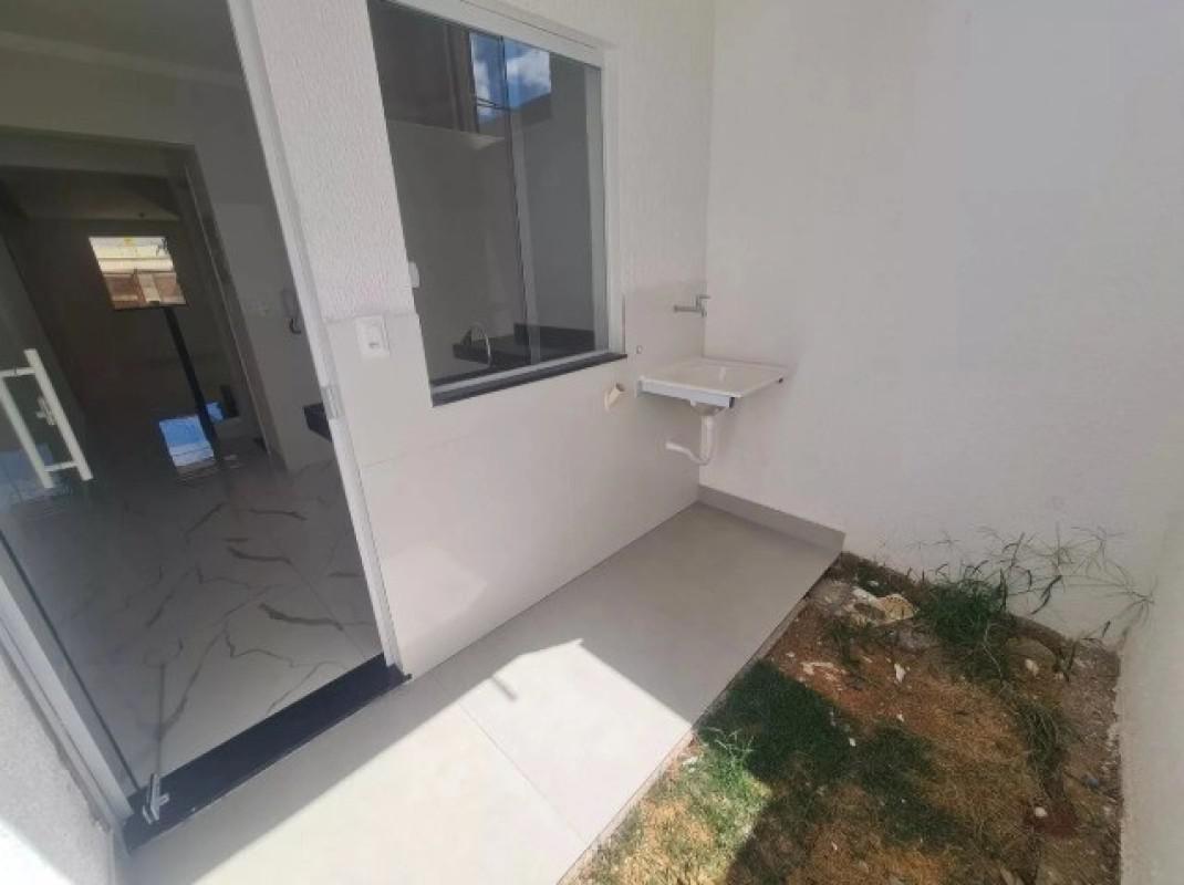Casa, Candelária, 2 Quartos, 1 Vaga, 2 Suítes